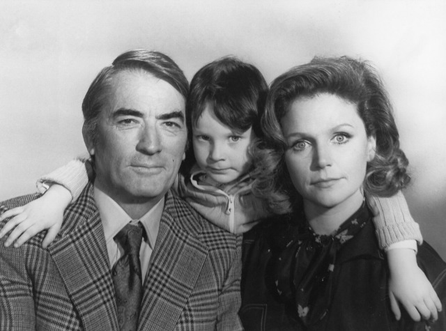 gregory peck, lee remick, and harvey stephens in a promotional photo for ‘the omen’ (1976).