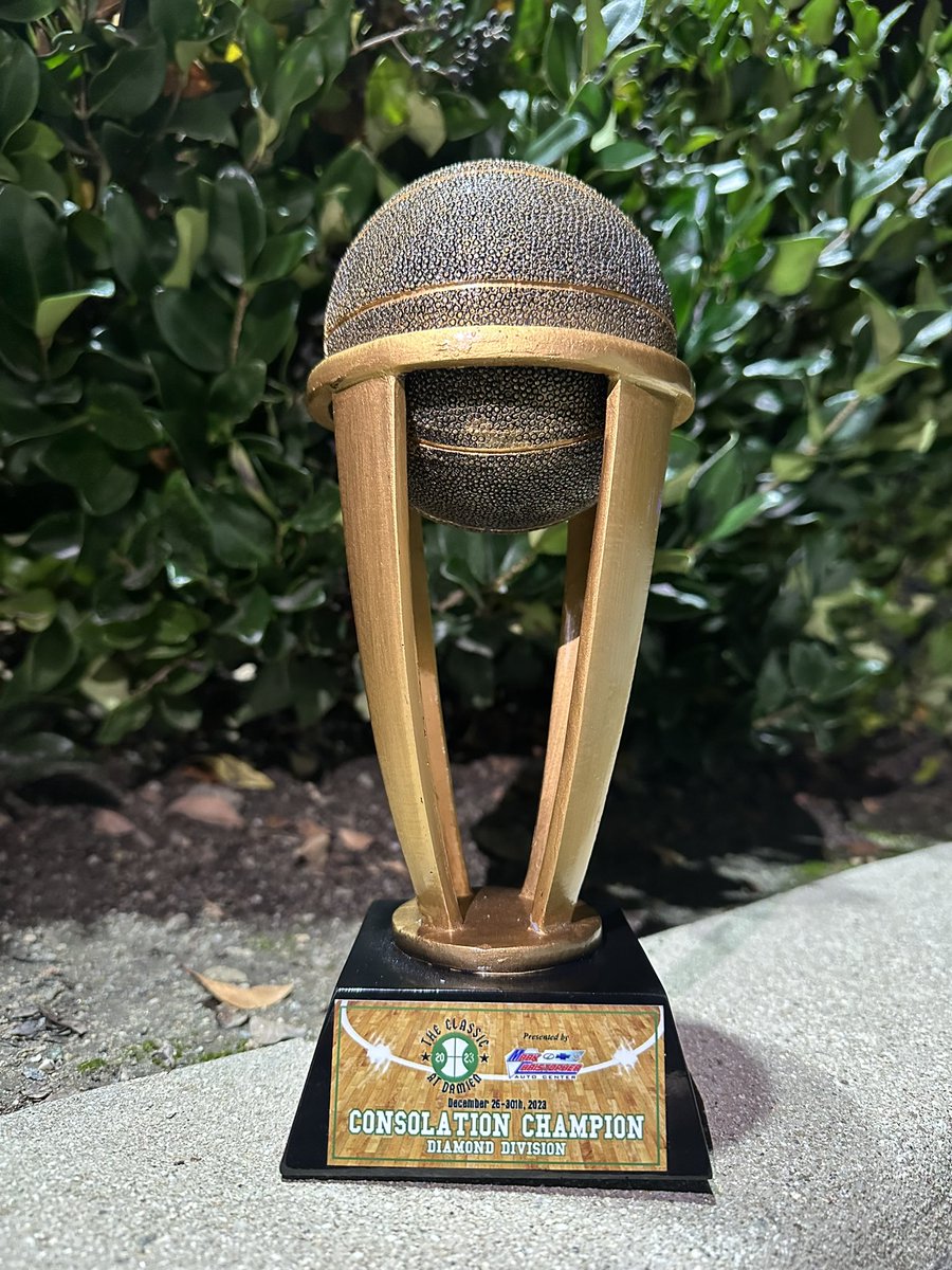 RanchoVHoops's tweet photo. The 15-2 〽️ustangs close out the year with a Consolation Championship in the Diamond division at the @ClassicAtDamien with a 57-53 over a very tough Inderkum team. @jermainejr0 led all scores with 20pts and earn an all tournament selection. @2wayhooper chipped in with 16pts. https://t.co/ske3FHqpSy