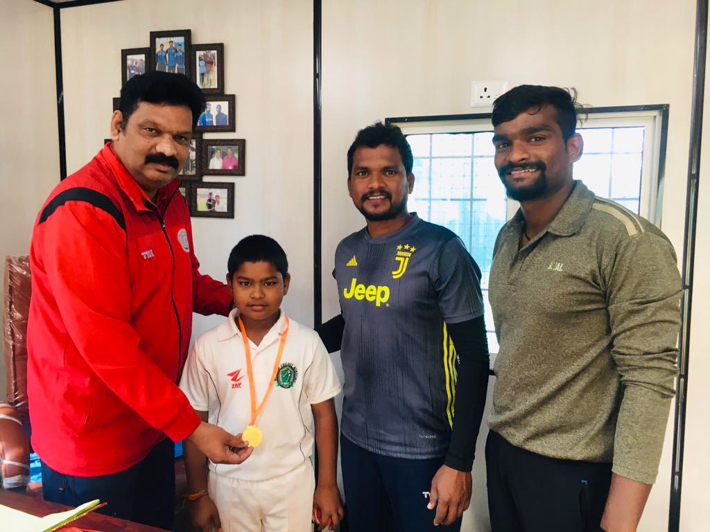 AnilGoudKTR's tweet photo. My Son @SrinadhGoud2011 got into U14 State Probables…! Proud of you Kannaya.. and God Bless You to get through U14 State Team also 💐🙏❤️

#14Cricket 
#HCA

@KTRBRS @JaganMohanRaoA @ysathishreddy https://t.co/iuCrCZabds