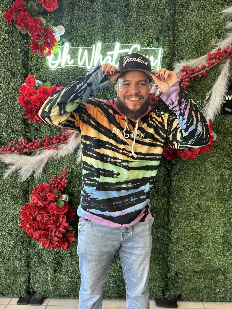 ecuariqu3no's tweet photo. 2023 Quarterly Photo Dump: Pt. 4 π² β€οΈ π π
#HigherEdJunkie #QueerLatinx #Educator #HigherEducation #NewYorker #SelfCare #BabySteps #PhDToBe #Destiny #SelfLove #BeyourownHero #transformation https://t.co/pTjsM1DUqm