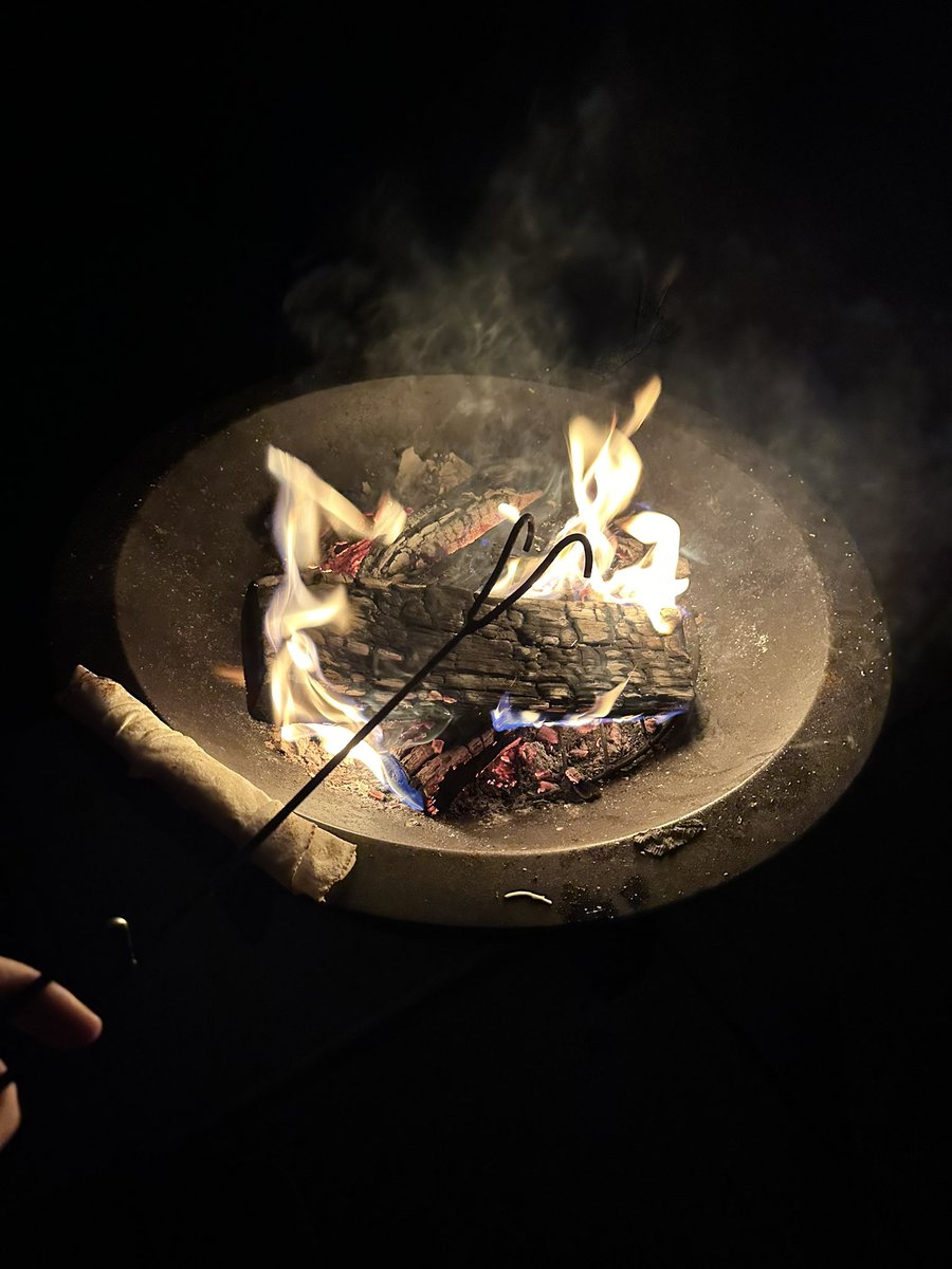 jadbtr's tweet photo. Fire pit and sizzling my sandwich on the side #holidays2023 https://t.co/SusgPU93My