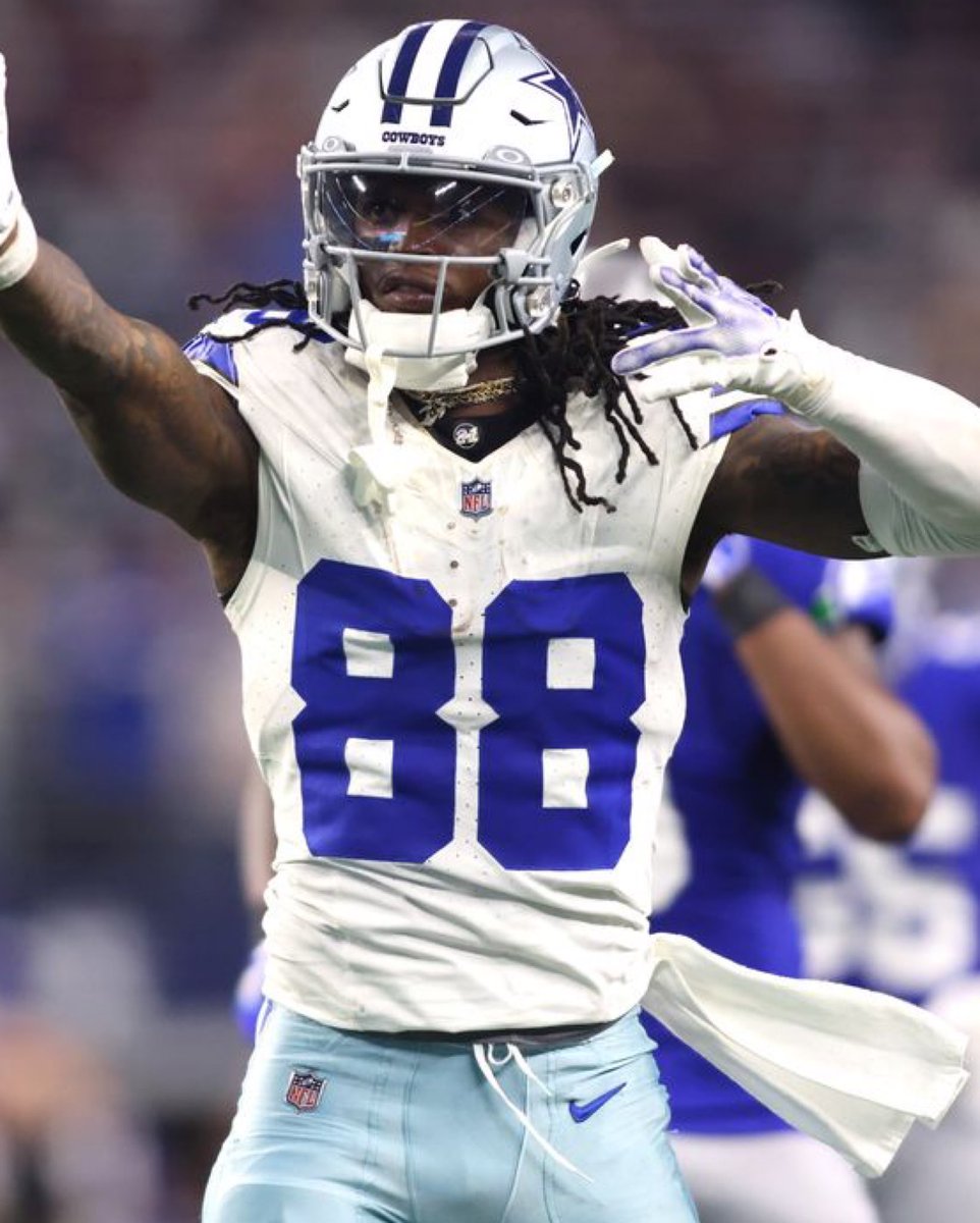 History: #Cowboys WR CeeDee Lamb just passed Michael Irvin for most receptions in a single season in team history. 🌟