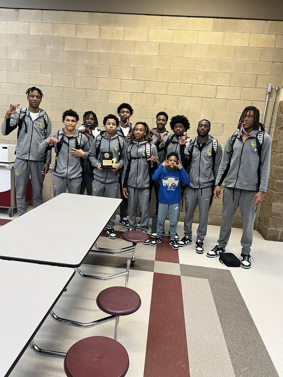 Great TEAM win vs #12 (3A) Orangefield Bobcats 66 - 40 🏀🐶

The DOGS are winners of POOL C of the Houston County Christmas Classic!! 🐶🏀

#WeGotDogs 
#CULTURE
#TheStandard 

<a href="/hoopinsider/">Hoopinsider</a> <a href="/BrandonOSports/">Brandon Ogden</a> <a href="/etfinalscore/">Tyler Paper Sports</a> <a href="/Tabchoops/">𝙏𝘼𝘽𝘾🏀📋</a> @DCTBasketball <a href="/johnsonboi24/">CoAcH JoHnSoN🏈🏀</a> <a href="/TexasHoopsGASO/">TexasHoops/GASO 🔗</a>