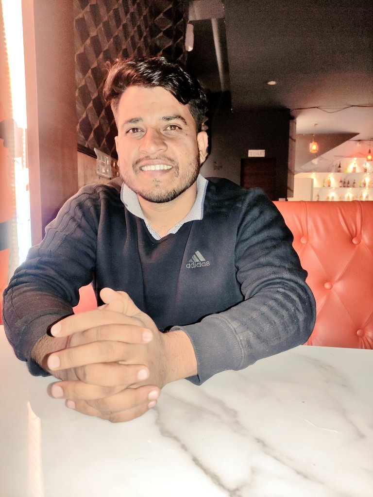 barhmbhadana's tweet photo. The most important thing is to be yourself❤️🧿
आप सभी को 2023 की आख़िरी सुबह की राम राम 😊🙏🏻 https://t.co/amnDpe5hb8