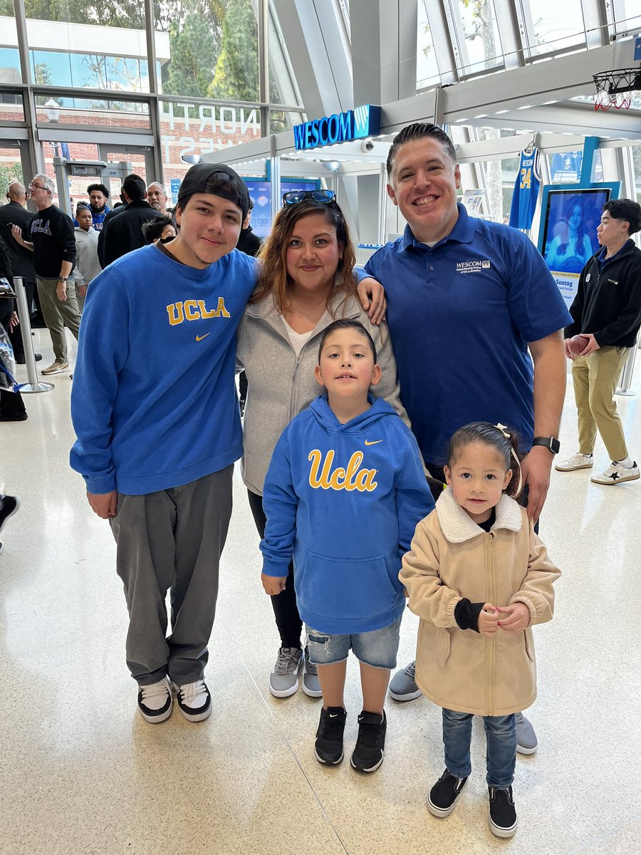 wescomfinancial's tweet photo. #TeamWescom is out at UCLA to support the Womenโs Basketball Team! Itโs a sold out game and a sea of blue! ๐๐ป๐ #GoBruins https://t.co/dgZ6GlBoxm