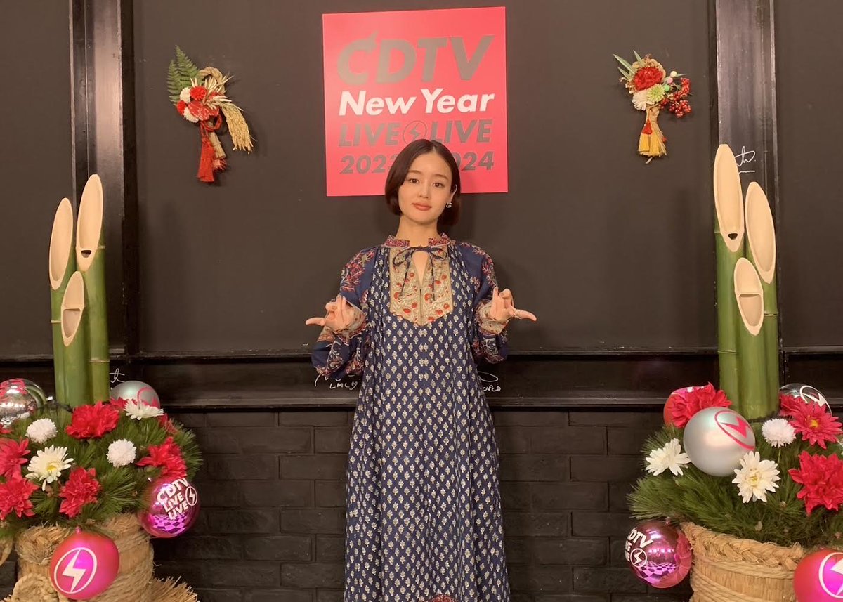 TBSCDTV's tweet photo. #CDTVライブライブ 年越しSP⚡️
本番直前ショットで実況中だよ！

【🌅2024年 最初のフェス🎶】

続いては
#超特急 が
「Lesson ll」を披露💗

#藤原さくら が
「daybreak」を披露🌌

朝5時までノンストップライブ！💃

#CDTV
#TBS https://t.co/C4PUNAc2Q4