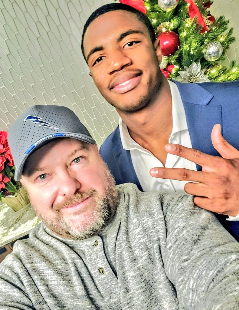 Falcon8fan's tweet photo. Congratulations @trey_taylor007 on your official announcement. Here's mine.....
I'll be there shoulder to shoulder with you as always unconditionally!
#TeamTaylor https://t.co/8XzfYQBDkN