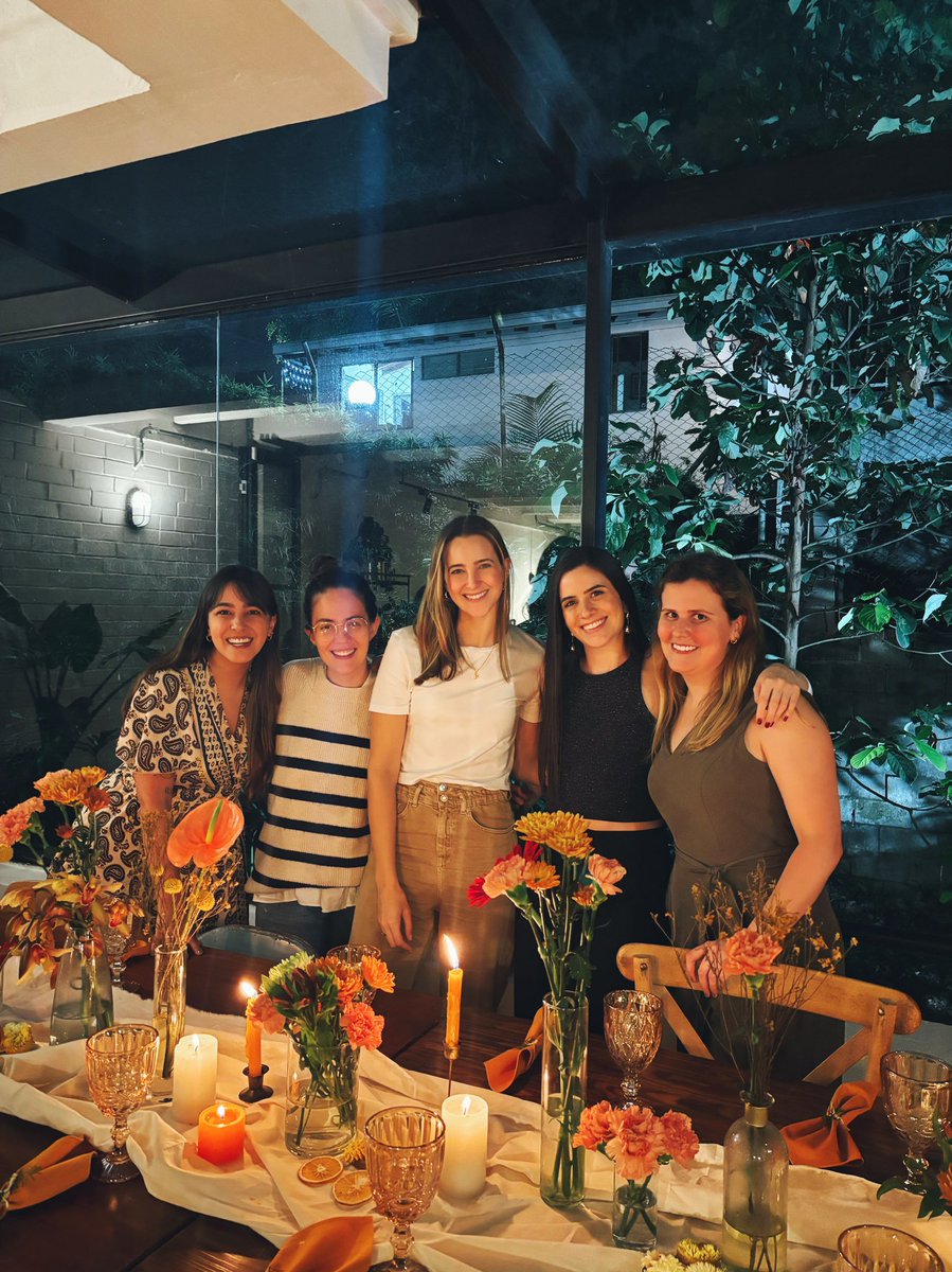 anasampedro23's tweet photo. Tuvieron que pasar 30 años para que pudiera celebrar un 29 de diciembre con mis amigos ♥️💫 https://t.co/f73RCPJui9
