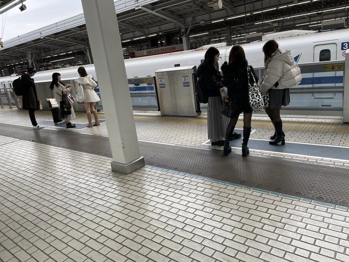 やっぱりミニスカはええですな😎 https://t.co/iUeY49TwBN