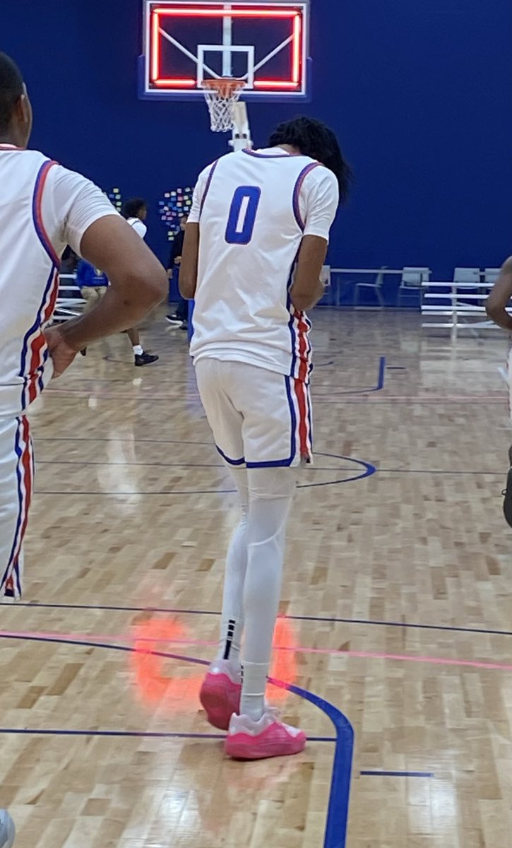 NorfolkKnights's tweet photo. I’ll get a better picture but if I’m a JUCO I’m recruiting Hermitage 6’6 senior Tyson Scott. Agile, nice touch on the jumper but those high hips showing still plenty of vertical growth potential. He’ll be 6’10! #BigShots #CoachesforChange @BigShotsToday @BigShotsGlobal https://t.co/kcjOFD5PCE