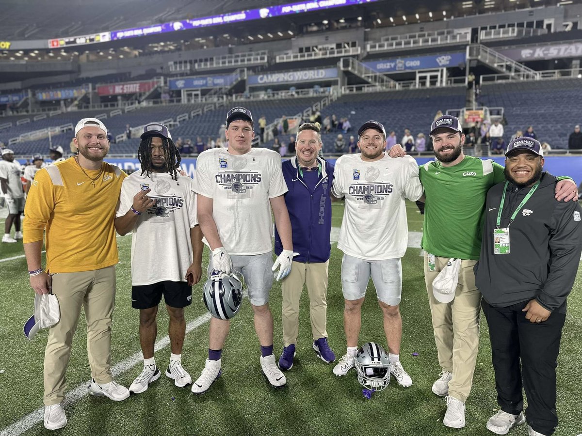BUCO ➡️ K-STATE

Coach✅
Student Coaches ✅
Equipment Manager✅
Players✅

Looking good Boys!

#CountOnMe 
#PopTartBowlChamps