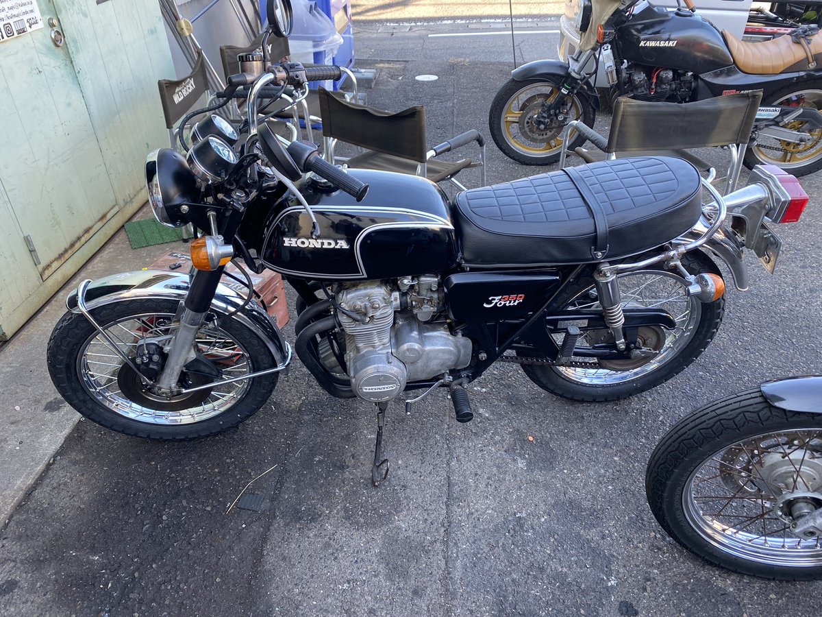 kraftmagic_bb's tweet photo. リム組み替え、シート張り替え、キャブ修理、ブレーキ修理
#cb350f https://t.co/J33TSjl68O