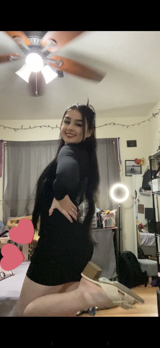 got pretty for myself today 🤭 (don’t mind the mess BAAHAHHAHA)