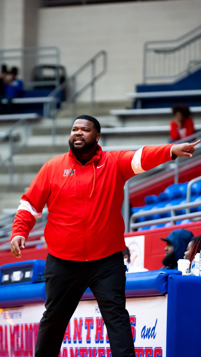 🏆 Crown them! Duncanville WINS the @meadowsclassic AGAIN! 🚨FINAL Dunc 62- Conway 22