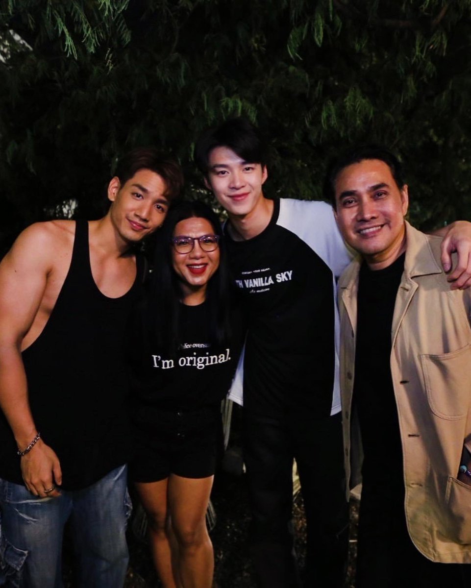 PBTKTKMP's tweet photo. ตั้งตารอแล้วค่าาาา 🖤🤍✨
See you in 2024!!!
#TheReboundSeries
#เกมนี้เพื่อนาย
#ViuOriginal #viuอ่านว่าวิว
#ALLTHIS
#ครูโย #ผู้จัด #ExacutiveProducer #HeadScriptwriter #ActingCoach https://t.co/OyR01orBR4
