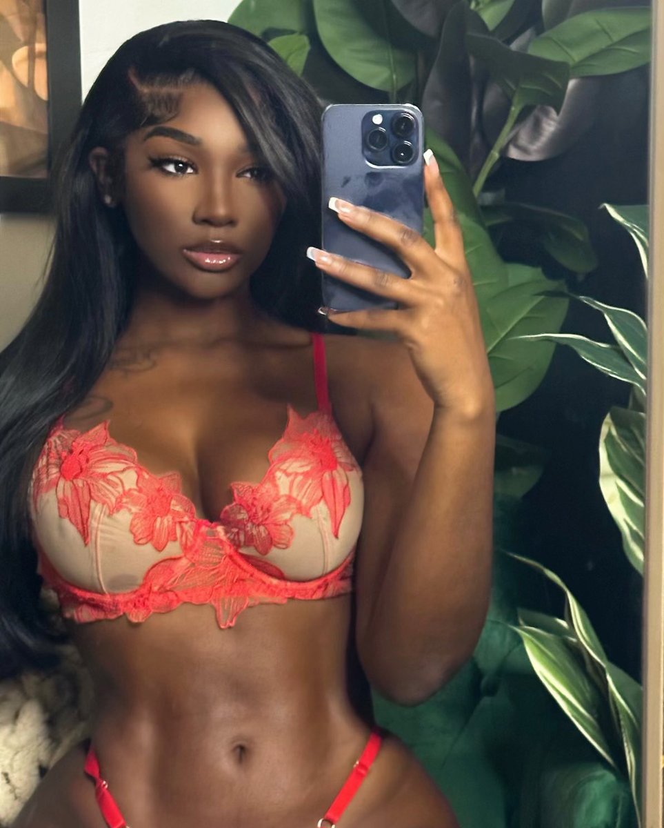 Ashlee Jenae 🍭 tweet media