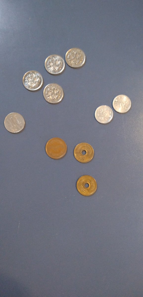 2023.12.31
ファルコン大掃除中💦🧹🧽
💰💰お金発見！！！！🤣