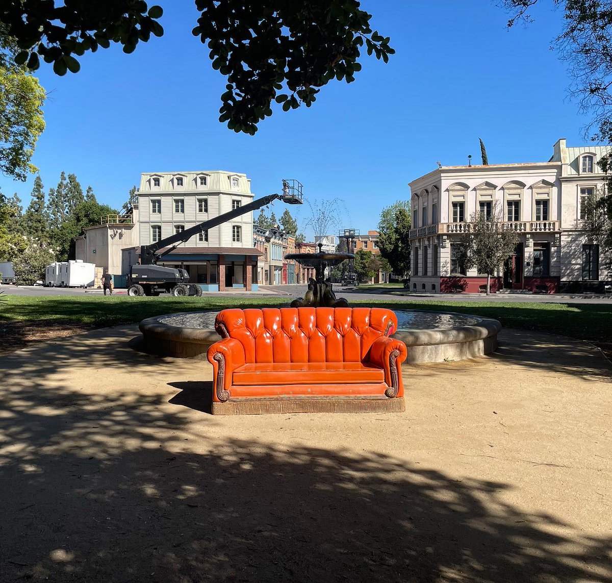 Walked past this familiar couch at WB. #friends #sitcom #tv #warnerbros #screenwriting #writer #film #screenwriter #Ripmatthewperry