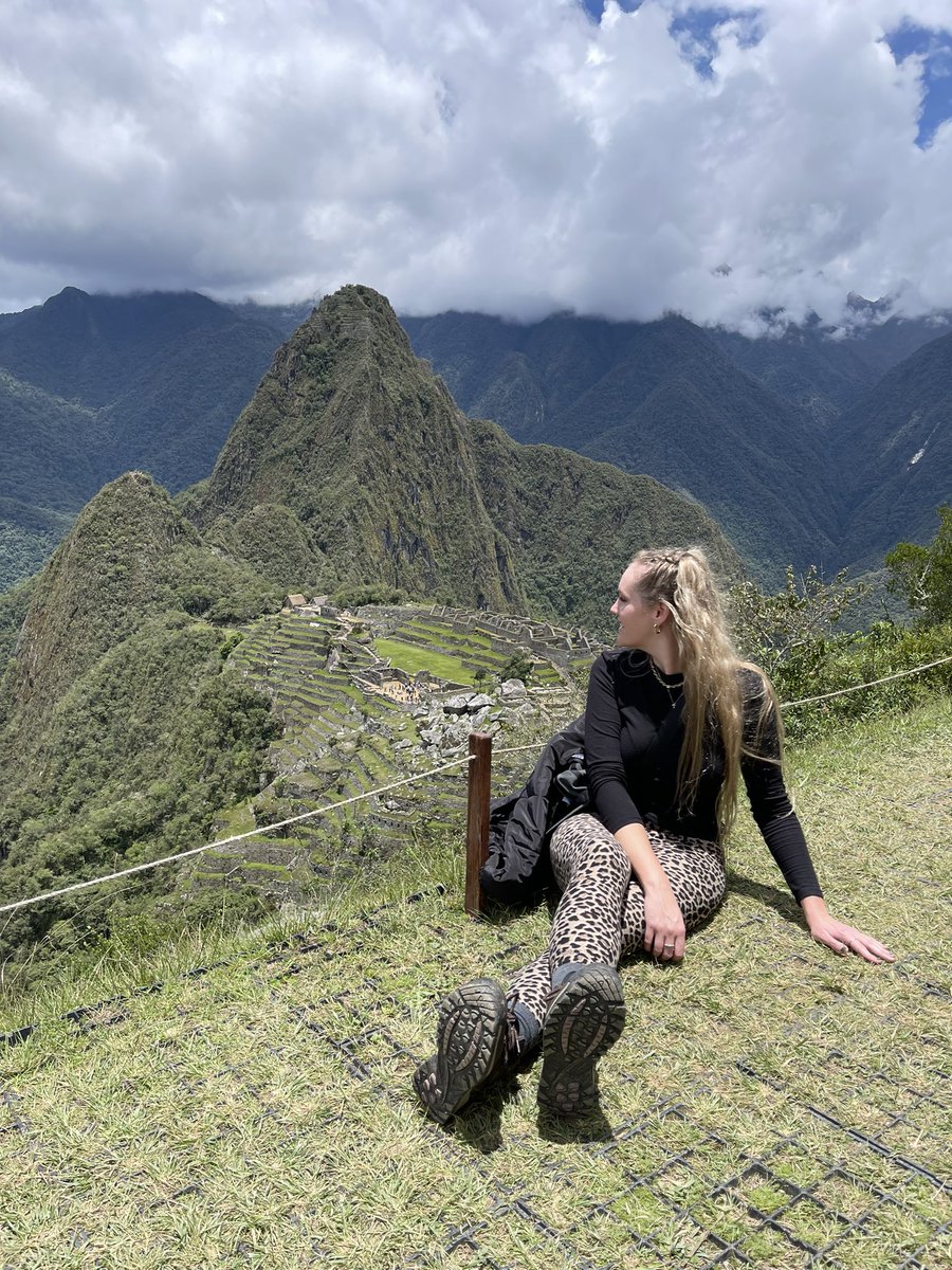 ss_cochran's tweet photo. this year wrapped 🌎✨✈️ https://t.co/X5DXUZsKkN