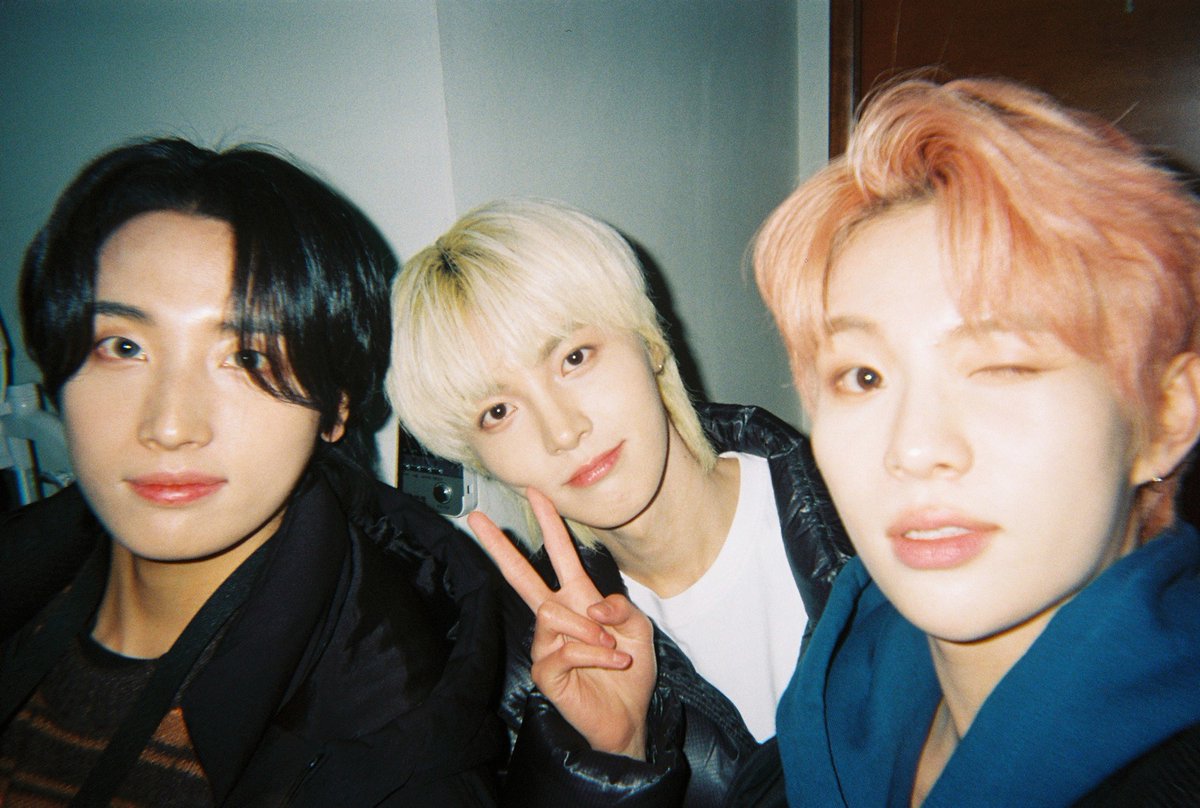 DVOL_official's tweet photo. [FROM #SUNGJUN] 다들 올해 고생 많았고 내년도 화이팅하자!!😄

#DVOL #SUNGJUN #다올 https://t.co/EdTGN5AfOq