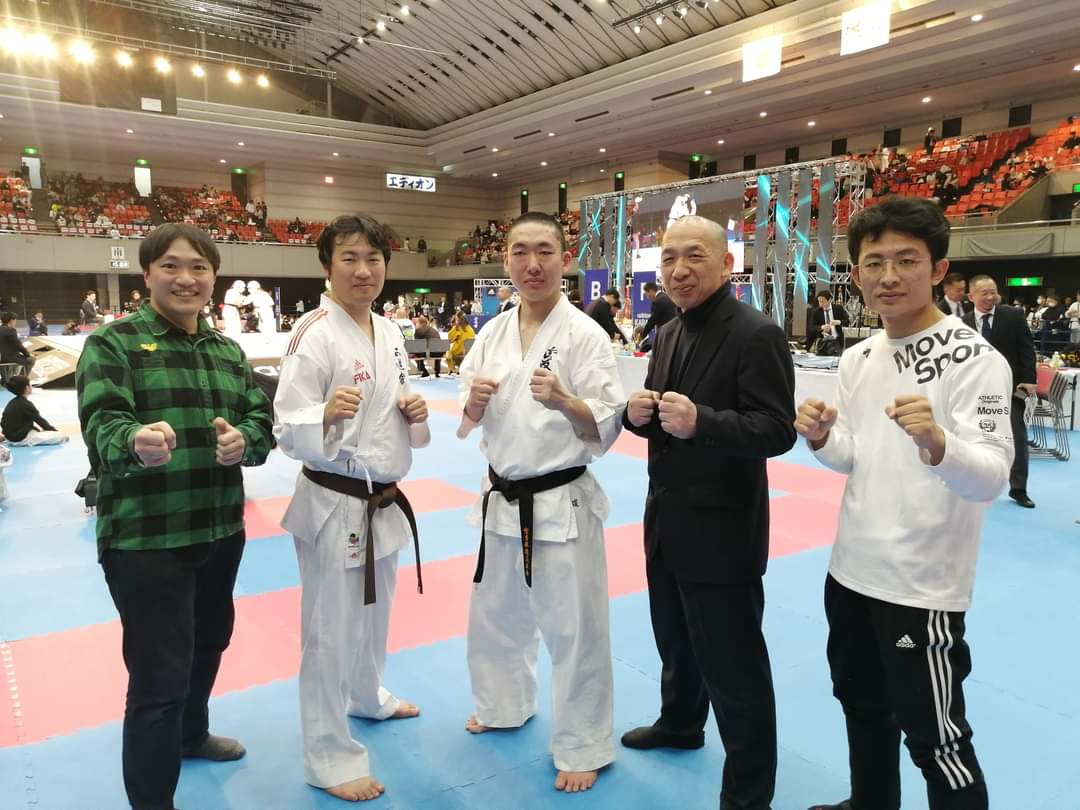 karateseiyukai's tweet photo. 12/17(日)
正道会館主催「adidas KARATE GRAND PRIX 2023」です。
若先生こと竹下道が「KARATE+」に出場!!
結果は,残念ながら,準決勝で敗退しました…(泣)
様々なジャンルから強豪選手が集った大会でした。
#大分 #空手 #空手道 #正友会 #空手拳道 #硬式空手 #古武道 #空手拳道正友会 #空手道最高 https://t.co/UMUjklFll8