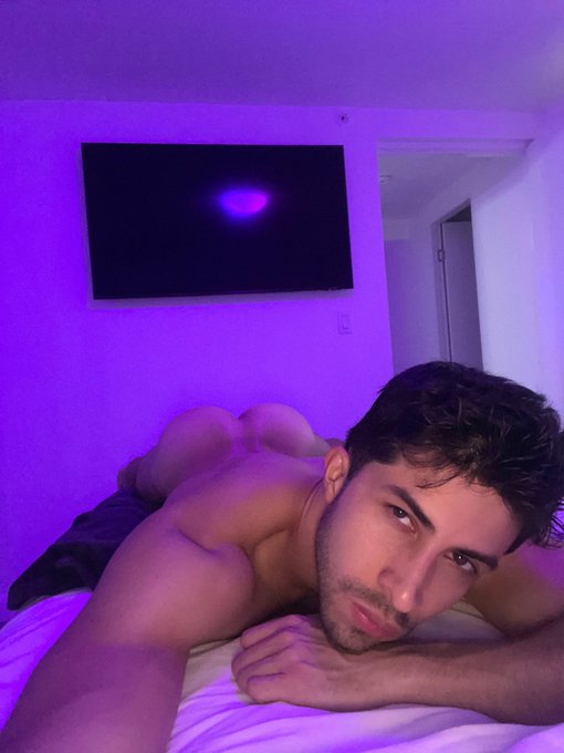 Come here and eat it 😈 https://t.co/XbFd8CRpbH