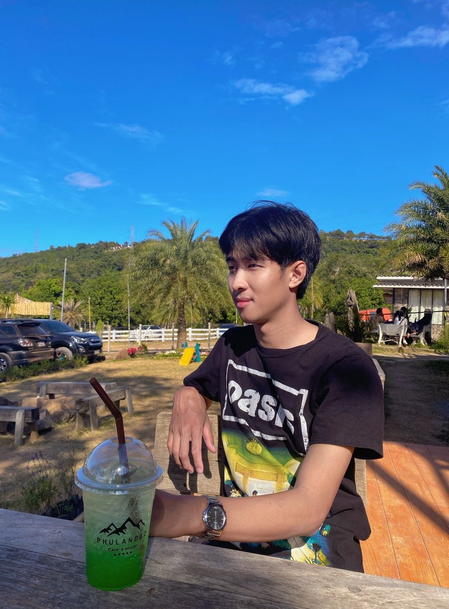 xumami14's tweet photo. ก็จะเหงาหน่อย คนเขากลับบ้านหมด
#เครือสหพัฒน์ #แหล https://t.co/lMUuq2xZii