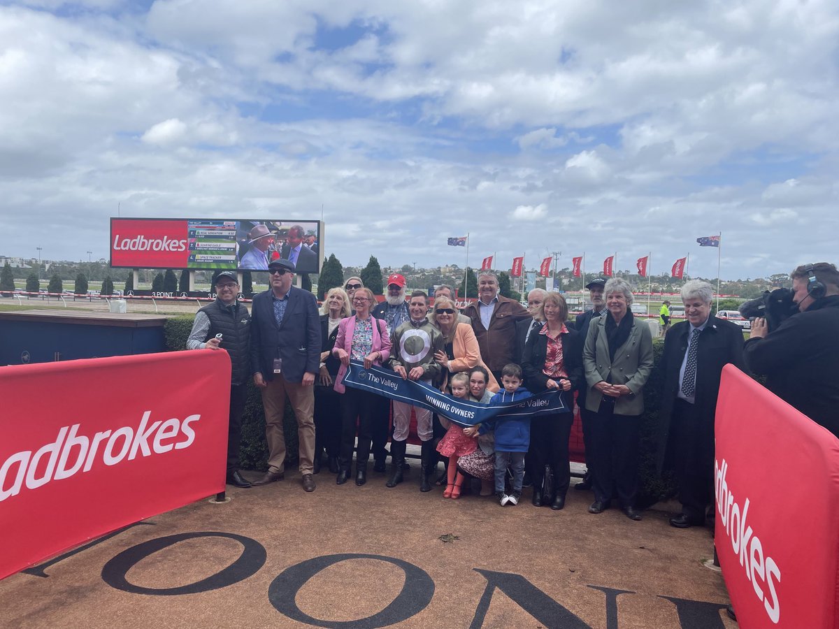 1000giggles's tweet photo. Great last meeting of ‘23 @TheValley Congrats to all winning #OwnersConnections & Many Thx & HNY 🥳🏇🫶 2 all owners sponsors members patrons @777MJB #TheValleyTeam & @RacingVictoria @Racing participants&teams #BringOn2024 #Always #1😁😁😁 https://t.co/nBnTIeAzUN