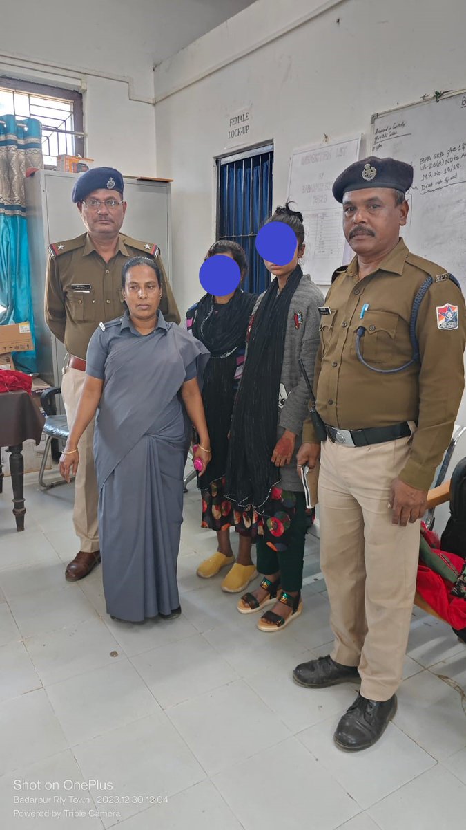 #OperationRailPrahari
<a href="/RPF_INDIA/">RPF INDIA</a> <a href="/drm_lmg_nfr/">मं.रे.प्र.लामडिंग, पू.सी.रेलवे / DRM LUMDING NFR</a> <a href="/zscrnfr/">ZSCRNFR</a> <a href="/RailNf/">Northeast Frontier Railway</a> <a href="/rpfpcbpb/">RPF post Badarpur</a> 
On 30.12.23  RPF NFR LMG Div. team of Badarpur with GRP/BPB detected 02 Bangladeshi nationalist female from t/no. 13174 dn at BPB Rly Station. The said female handed over to OC/GRP/BPB for further N/A.