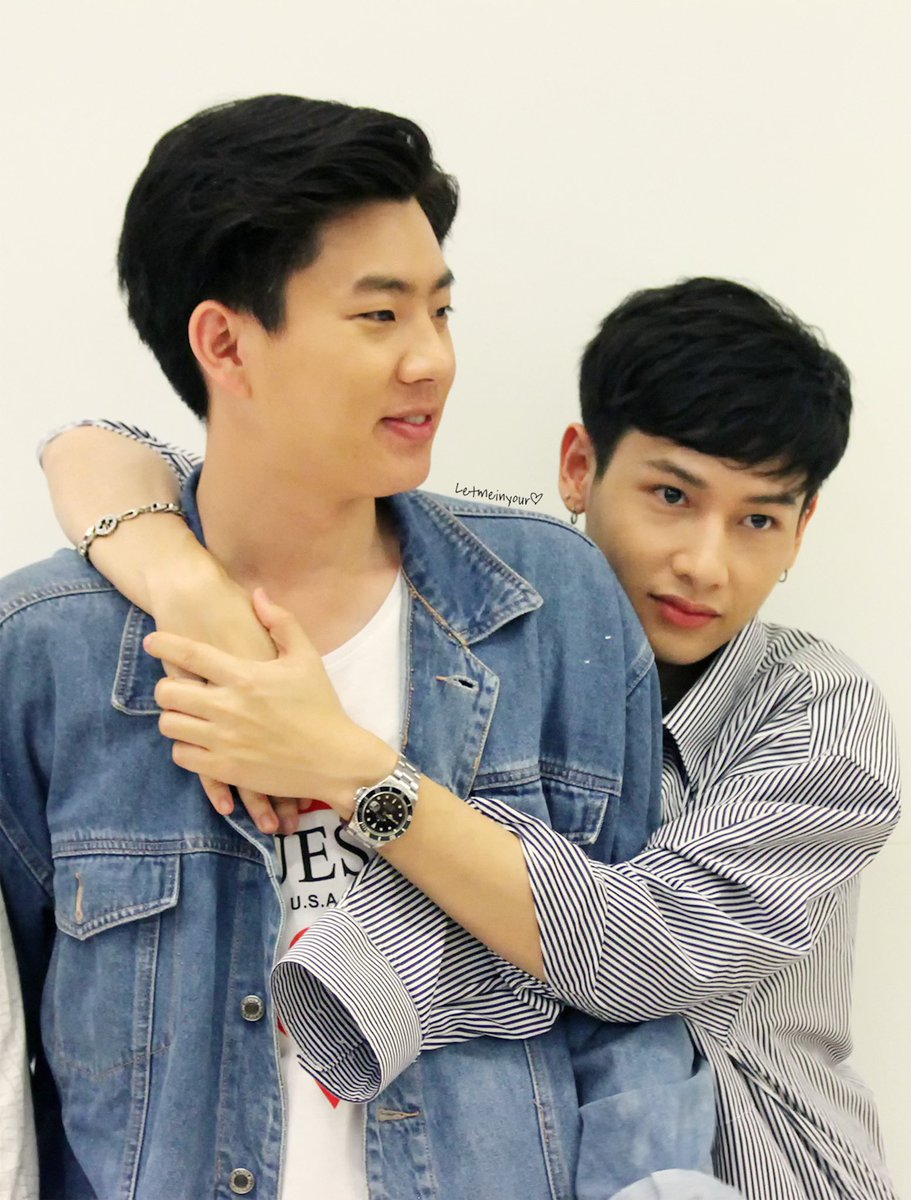 LETMEYOUR's tweet photo. Pls RT/Quote to get tickets for OffGun
ช่วยรี/โควท แลกตั๋วโหวตออฟกันของวันนี้ด้วยนะคะ

📌 https://t.co/z7zSQZuNZR

300 RT = 300 🎟
1,000 RT = 1,000 🎟
Deadline: 11:59PM TH | 31/12/2023

#VoteForOffGun #ออฟกัน #OffGun https://t.co/KyQjhGqauI