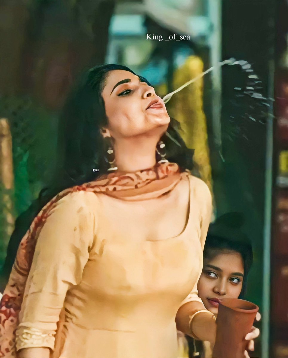 Dfan_Surya's tweet photo. Endhan Anbae Neethanae 🤌✨
#Angayarkanni 😽
Mine Retouch Editing picture 😜💜✨
#PriyankaMohan @priyankaamohan #CaptainMiller https://t.co/xz1bJ7SfnD