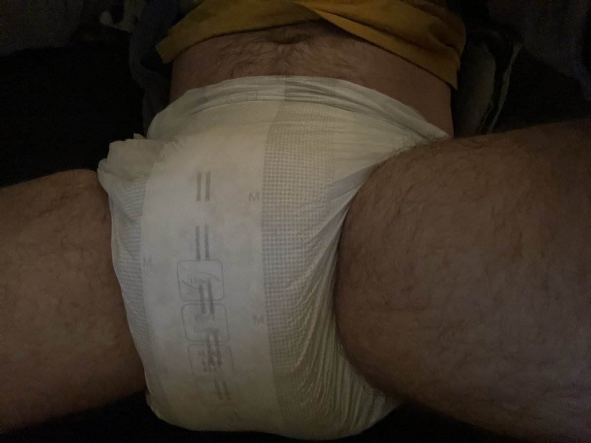 paddedstoner420's tweet photo. Hey who turn those lines blue? Also any good recommendations for plastic pants would be appreciated https://t.co/U6E3KoPb47