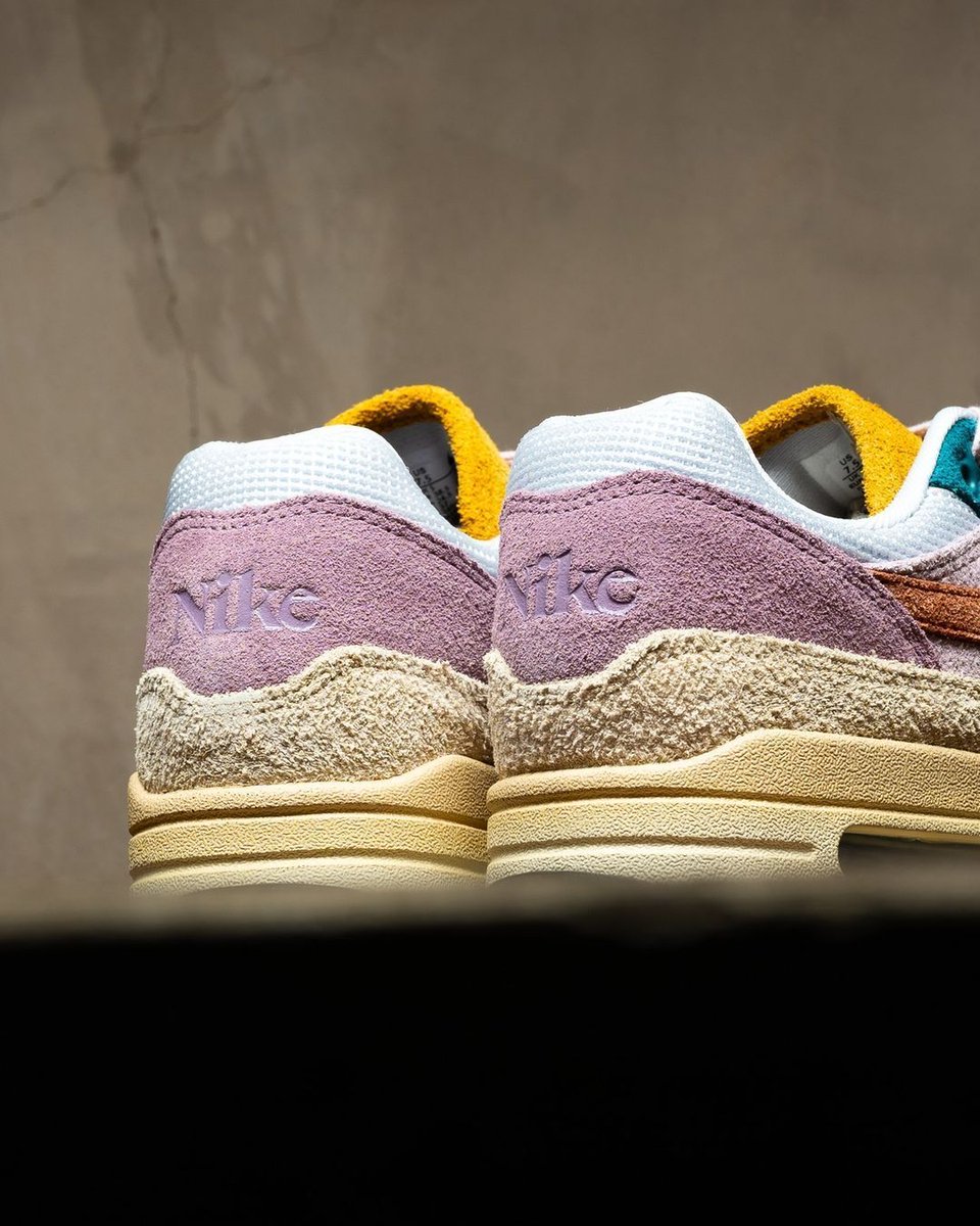 JustFreshKicks's tweet photo. Nike Air Max 1'87 PRM "Tan Lines" 🌞

https://t.co/Q7sQ3OR9Ro https://t.co/JNuOsIebaG