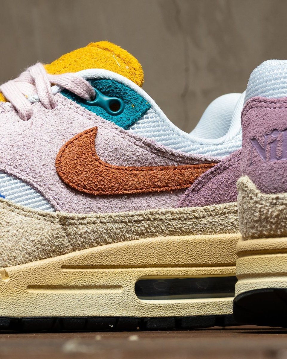JustFreshKicks's tweet photo. Nike Air Max 1'87 PRM "Tan Lines" 🌞

https://t.co/Q7sQ3OR9Ro https://t.co/JNuOsIebaG