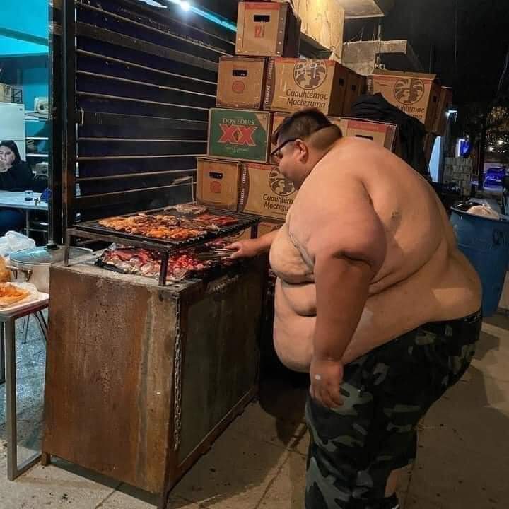 PateaKulos's tweet photo. Ya nadamas la Peda del 31 y la rosca de reyes y ahora si al gym 💪🏾 https://t.co/4hPV9Hnq5B