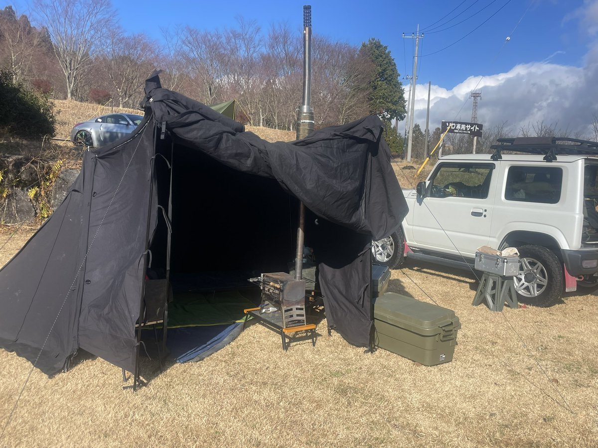 ココをキャンプ地とする
今日から２泊お世話になります。

設営レイアウト共に完了

🎍🏕️🎍