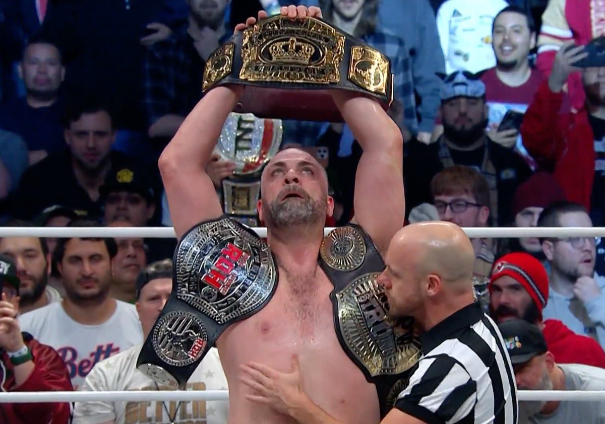 BRWrestling's tweet photo. Eddie Kingston defeats Jon Moxley to become @AEW Continental Champion

He is now a Triple Crown Champion 👑

#AEWWorldsEnd https://t.co/tSwcdS28qE