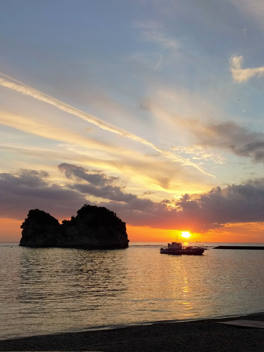 2023年も残すところあと数時間ですね！今年もグラスボートにたくさんご乗船いただき誠にありがとうございました🤗✨
残念ながら現在メンテナンスのため運休しておりますが、また運航再開の際にご案内させていただきます！
来年もよろしくお願いします(*^^*)
 #thankyou2023