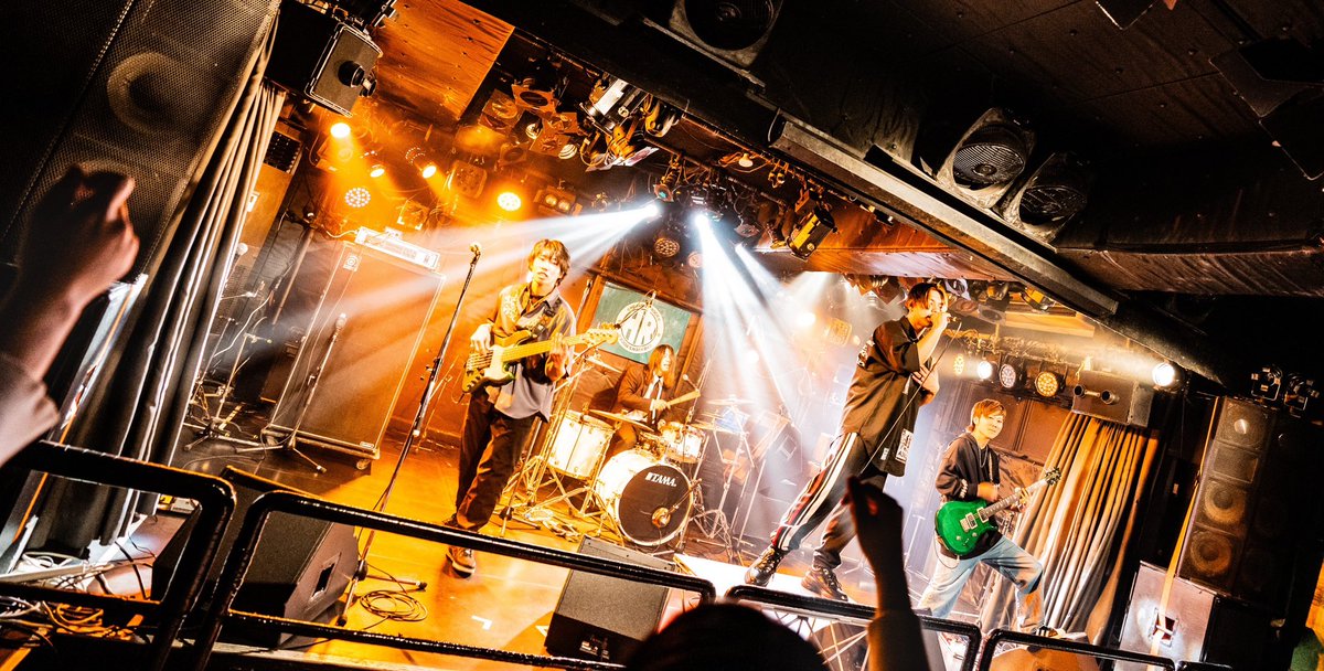 strelitzia_44's tweet photo. 12.30(土)
HEAVEN'S ROCK宇都宮「Year End Party 2023」
ありがとうございました🤟
今年のライブ納めでした！ 少しの間制作などでライブはお休みしますが、またライブハウスで会いましょうね！

2023年 お世話になりました🙌
皆様良いお年を✨ https://t.co/xEmF8nH3tH