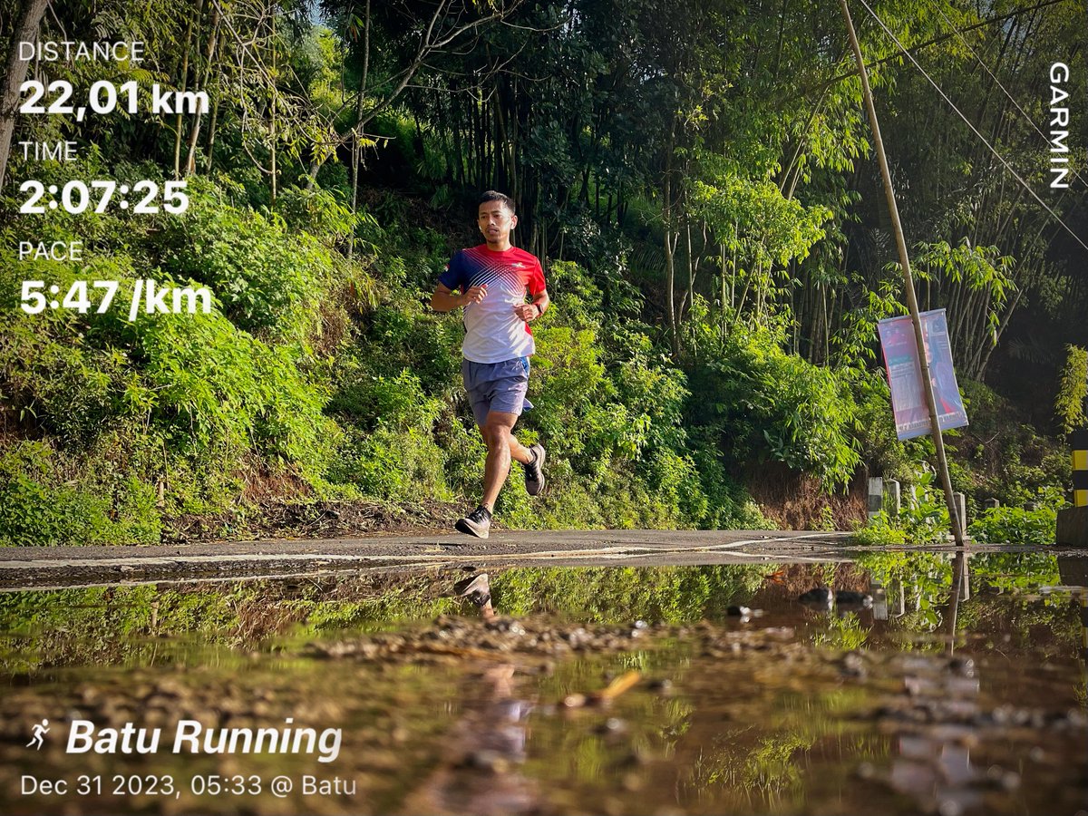 AzizSan44's tweet photo. Minggu pagi berlari dengan Pocari Sweat @pocarisportid challenge

#PocariSweatPacer2024 #SafeRunning #BatuRunners #Memelers #PlayonMalang #IndoRunnersBatu #HealthyLife #HealthyMind #HealthyBody #HealthyHabits #HealthyCommunity #Cardio #SlowAging #TrueLife https://t.co/oC5sYIZcBc