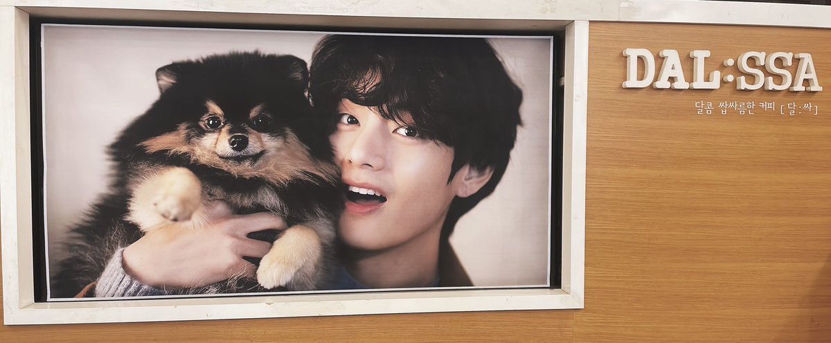 mjlee12796's tweet photo. 올해도 온 애정가득한 장소💜
여기오면.. 맘이 왠지 포근해지는듯..
태형아💜🐻 항상 고마워
내년에도 여기 같이와요~❄️
#언제나_김태형
#Love_V_Day
#Happy_V_Day
#Always_V
* 사장님!! 따스한 유자 잘 마셨어욤😉 https://t.co/XTs8flNSN5