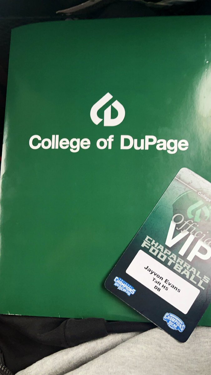 JayEvansDB's tweet photo. Had a great visit at @Dupage_Football wanna thank @FBCoach_Rahn for the invite and the coaching staff for explaining more about the program! https://t.co/DyiOzpxzgw