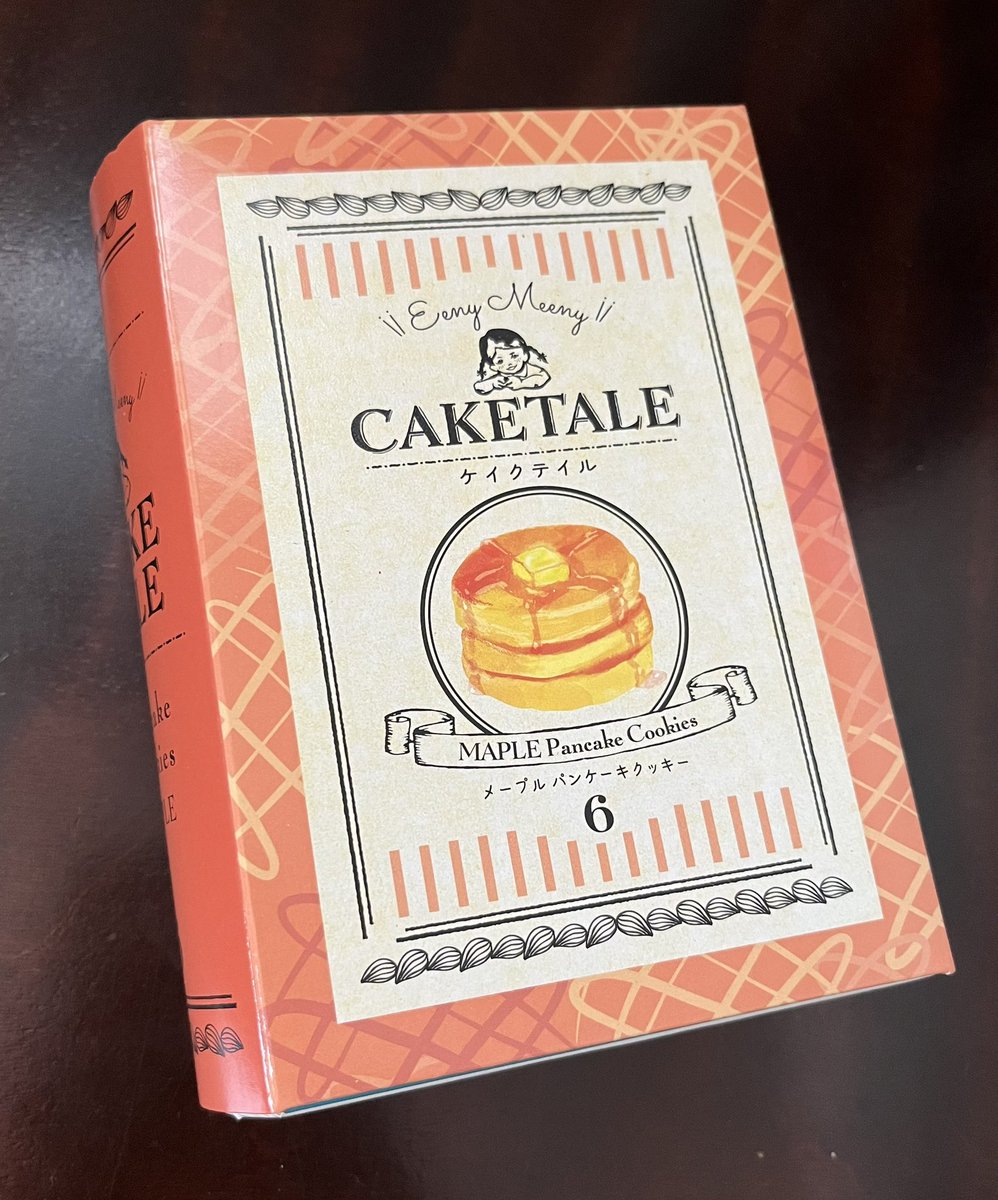 yagi1906's tweet photo. #MON-CREVE の #CAKETALE #ケイクテイル
・ #メープルパンケーキクッキー
本のような箱に入ってあり、栞のような説明文が入っています。
小さいながらも味はしっかりとしていて、とても美味しい。 https://t.co/6hox2smTcv