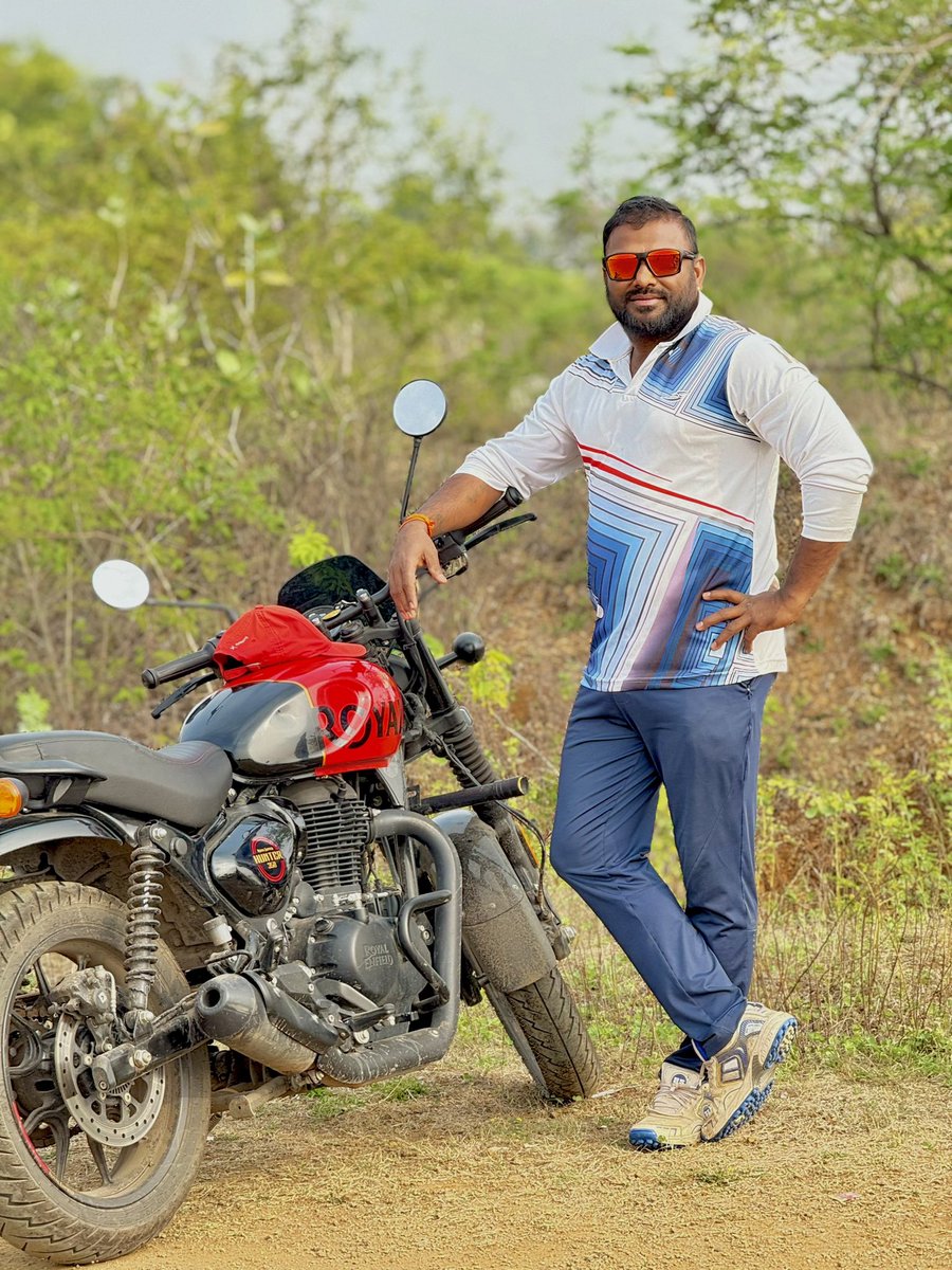 APachfule's tweet photo. सरत्या वर्षाला निरोप देताना, नवीन वर्षं चैतन्यमय जावो.

हस��न खेळून आनंदात जगा’
आयुष्याचा हा चित्रपट पुन्हा लागणार नाही….! https://t.co/WI59fcpwZJ