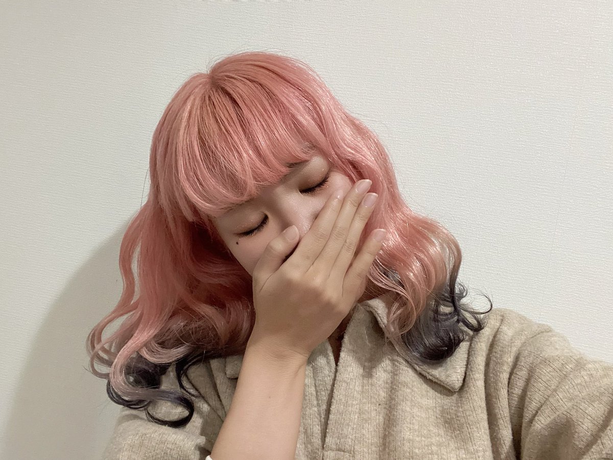 chalanpolan0225's tweet photo. カラー納め🖤🩷
2023年もあーじゃこーじゃしておりました、
温かく見守ってくださった方々へ、本当にありがとうございました。
2024年もちゃあはちゃあらしく。
生きていたいと思います。

ちゃあはちゃあだ！！！！！！！ https://t.co/cX0N9LNrnS