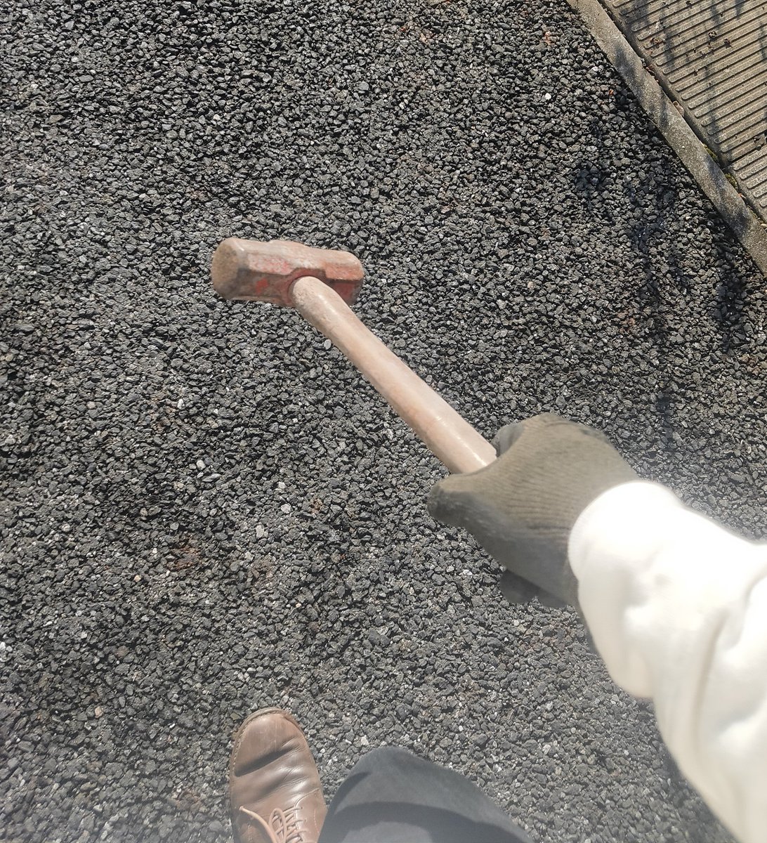 cvbhyuga's tweet photo. 年末の不審者 https://t.co/FZCXmNKymF