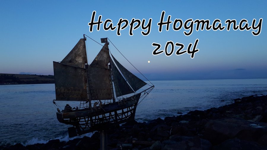 shinychauf's tweet photo. Myne an hap up... Fits fur ye will nae ging by ye...🏴 Nemo me impune lacessit... Good Fortune Toast 🥪
#Hogmanay2024 #Bells #inntinneach #Freeport #Regarder #Container #trash #fling #julian #calendar #drone #spy #cloot #Dram🥃 #TorchlightProcession #Shortbread #firstfoot 🥾 https://t.co/ekLargzeVo