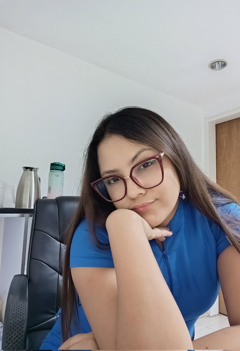 M_Cristinav93's tweet photo. Andamos modo.👩🏾‍⚕️🏪

Nadie quiere estar de guardia en estás fechas y mucho menos los pacientes  enfermos. Pero aquí estamos dandole gracias a Dios siempre por mi empleo y por estar del lado del que ayuda y no del que necesita.🙏🏽🫂 https://t.co/m9IlQ3rN5v