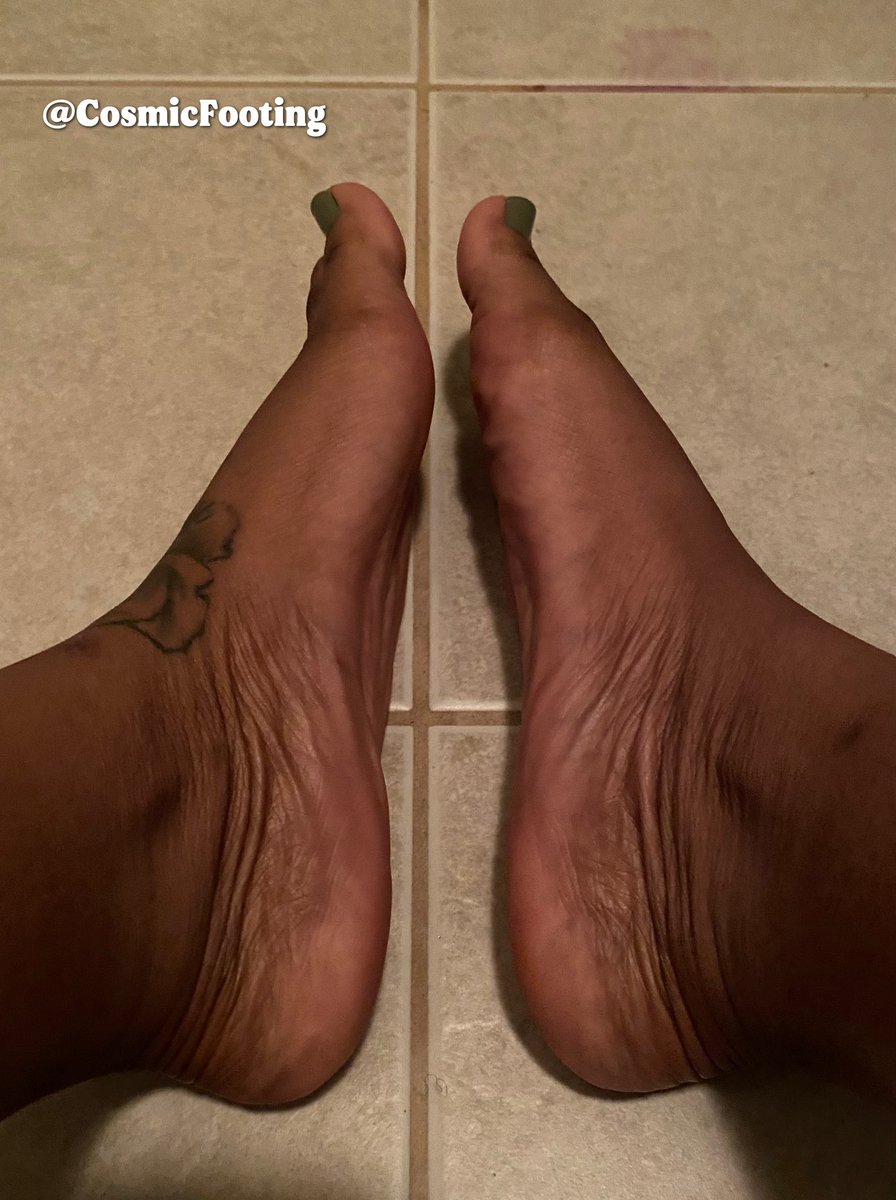 CosmicFooting's tweet photo. Anybody wanna see some ๐ฃ??? Dm me for prices๐ #smoothtoes #melaninfeet #melaninfoot #melanintoes #softebonyfeet #softebonyfoot #softebonytoes #feetfetiche https://t.co/spYClyxS1k