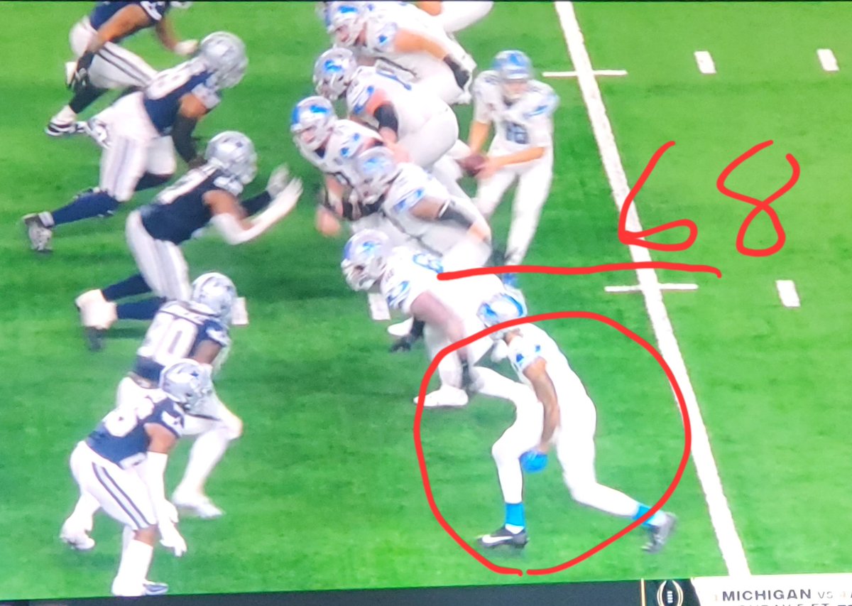 JimmyZ167's tweet photo. @Boys_Vox @coopmavs 68 was ineligible from the formation anyway.  He was covered by the receiver to the left of him. https://t.co/yuwkLVrqqg